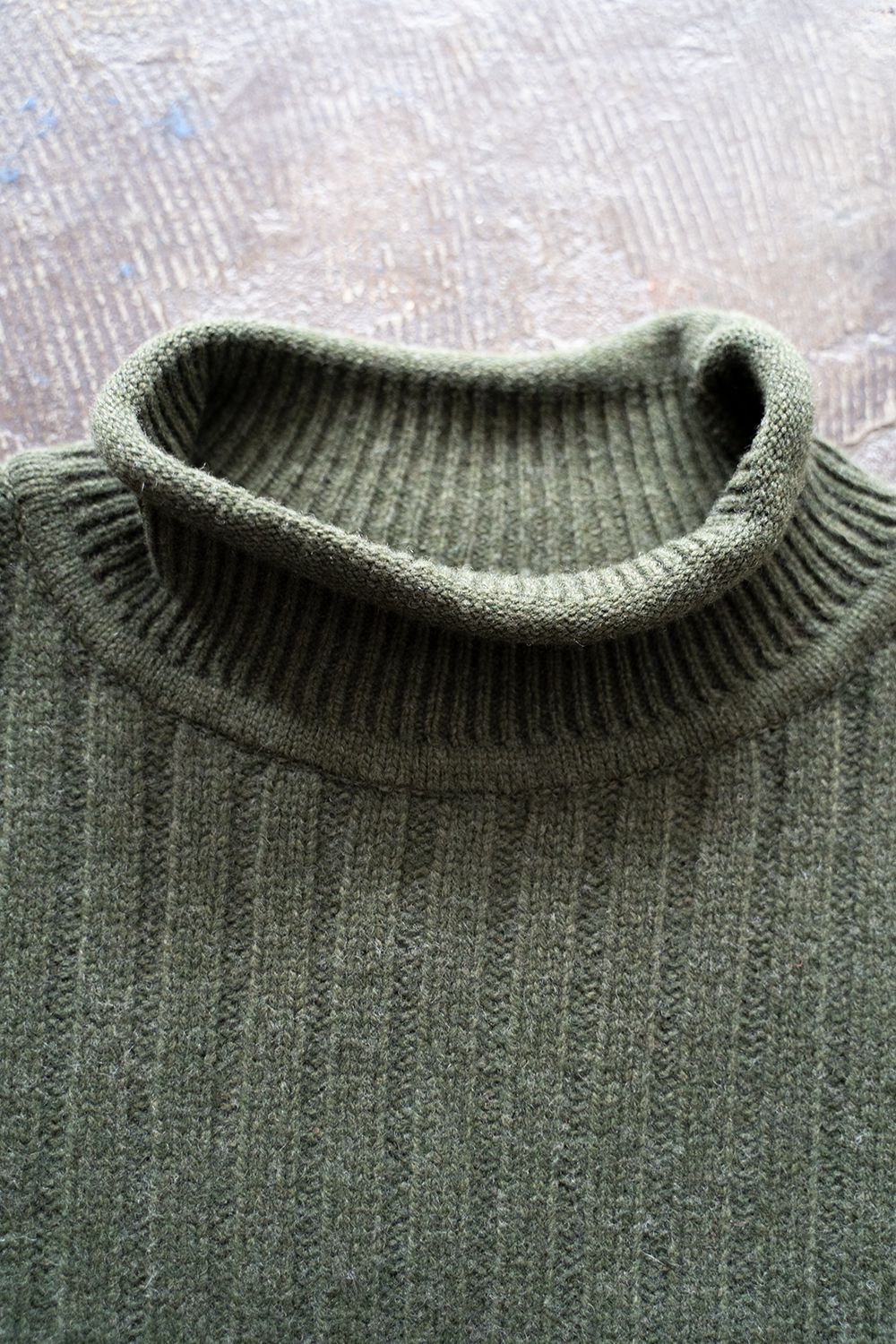 YASHIKI - 【ラスト1点】【22AW】Shizuku Curl High Neck Knit(MOSS GREEN) | Salty