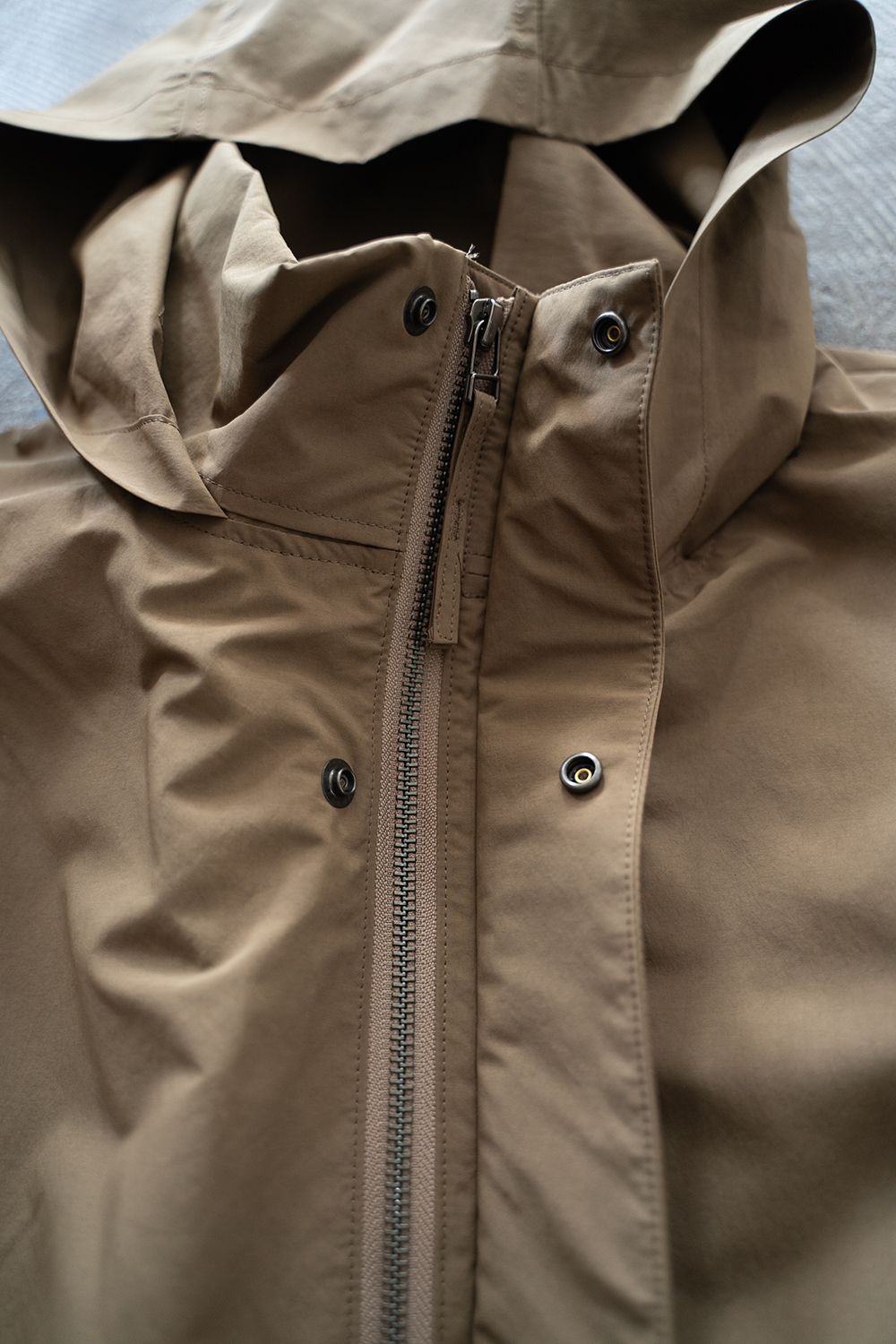 【ラスト1点】【24AW】撥水ポリエステルスタンドカラーブルゾン(CAMEL)