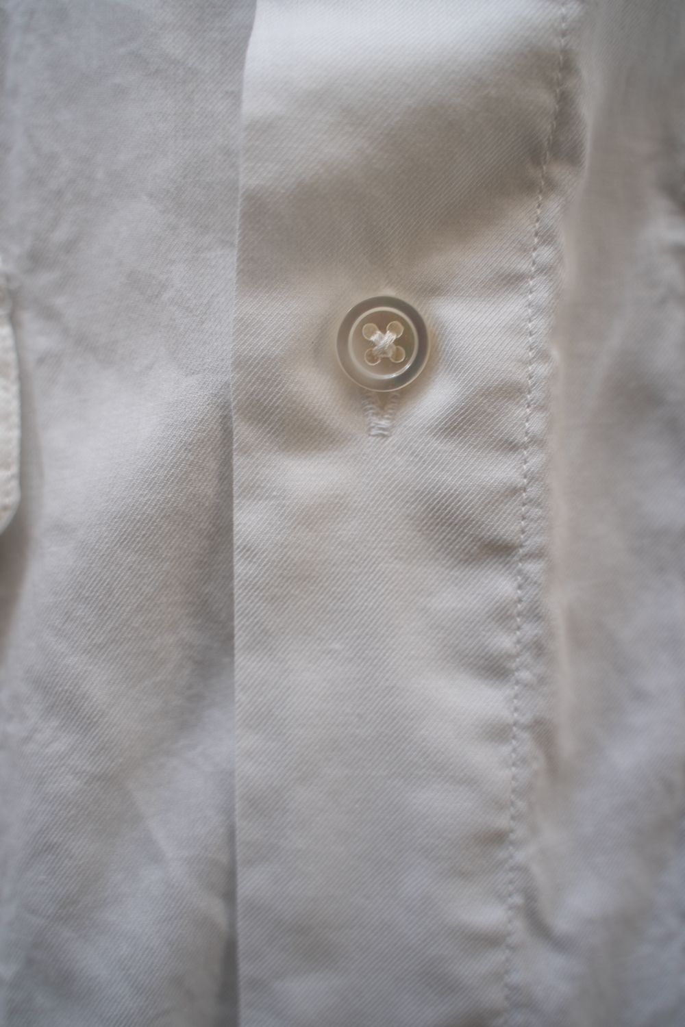 【ラスト1点】【23SS】シルク混両胸ポケットバンドカラーシャツ(WHITE)