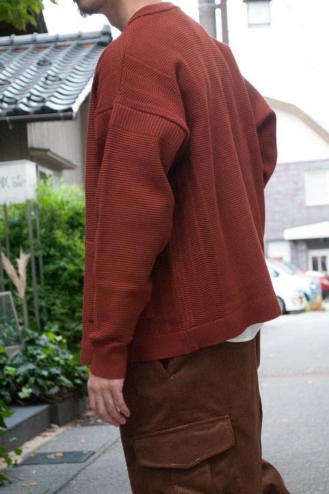 色コンシャス。