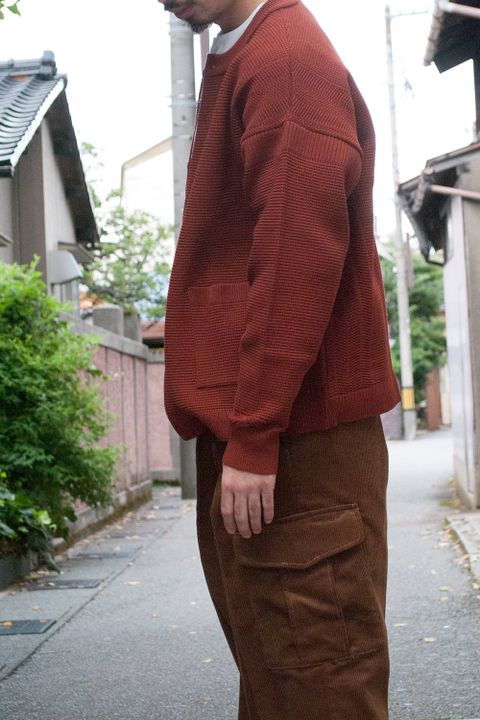 色コンシャス。