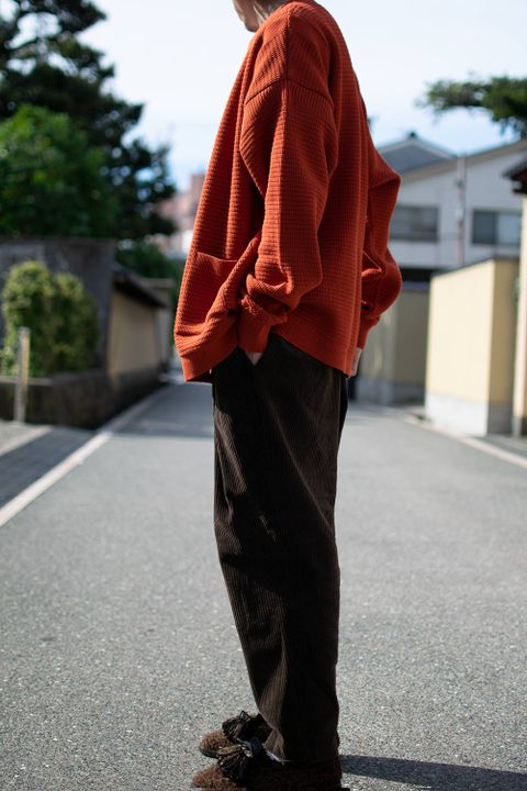 色物長袖。
