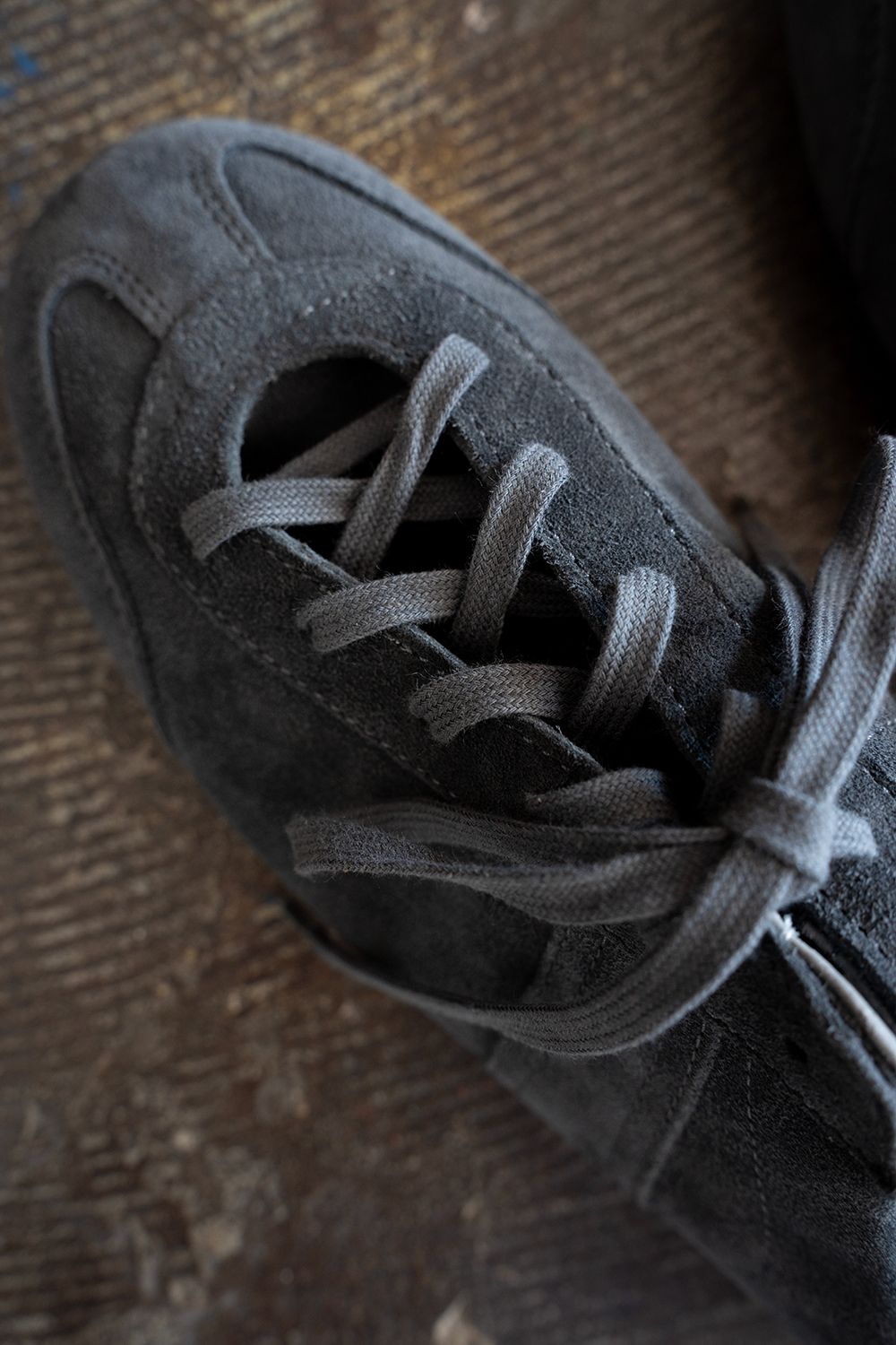 【26AW】REPRODUCTION OF FOUND×STILL BY HAND Sneaker '26 スウェードスニーカー(CHARCOAL)