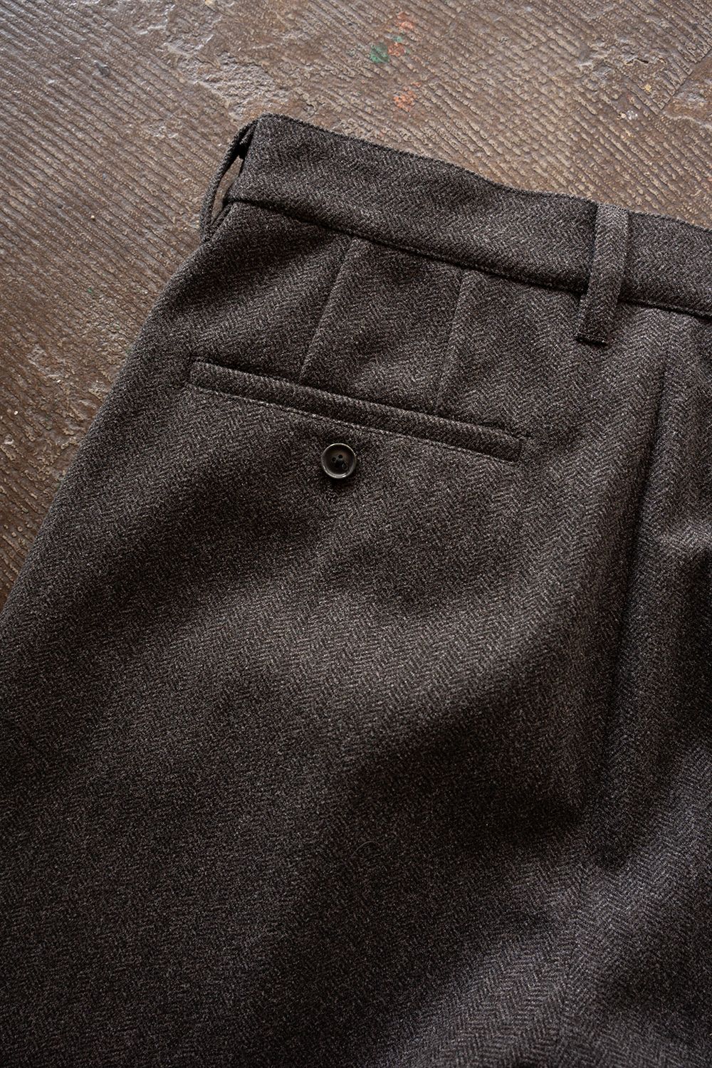 【26AW】2-Tack Herringbone Wide Slacks/2タックワイドスラックス(BROWN)