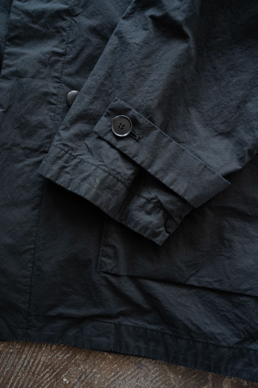 【26SS】ガーメントダイステンカラーハーフコート(BLACK NAVY)