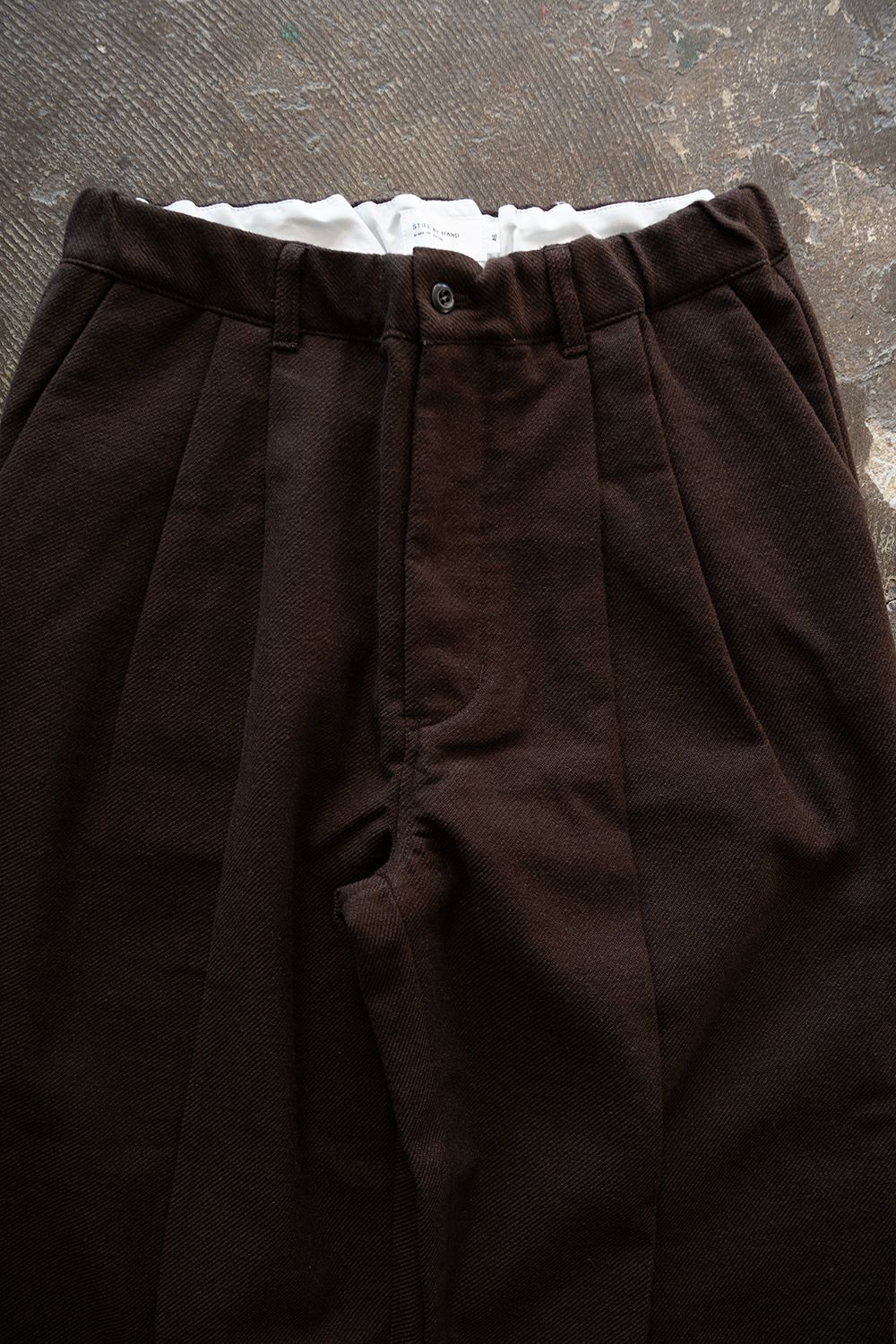 【26AW】コットン×ウールカルゼ2タックイージーパンツ(DARK BROWN)
