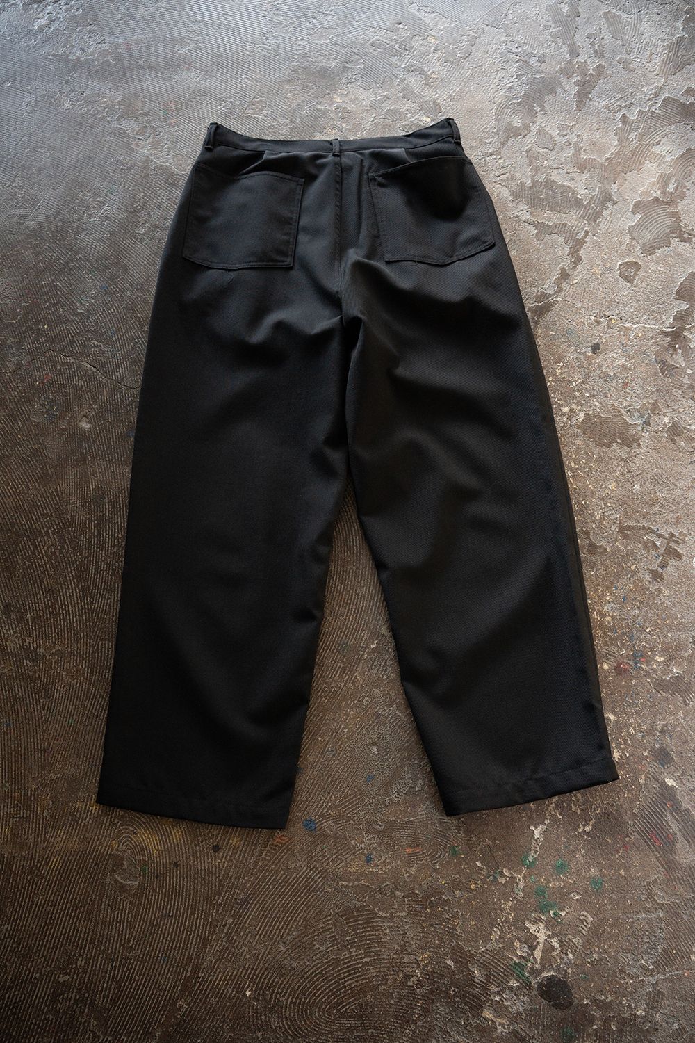 【26AW】ウールサージワンタックパンツ(BLACK)