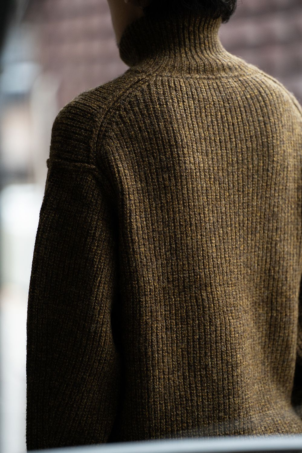 【ラスト1点】brushed yak/Shetland wool turtle neck sweater(MARRON)