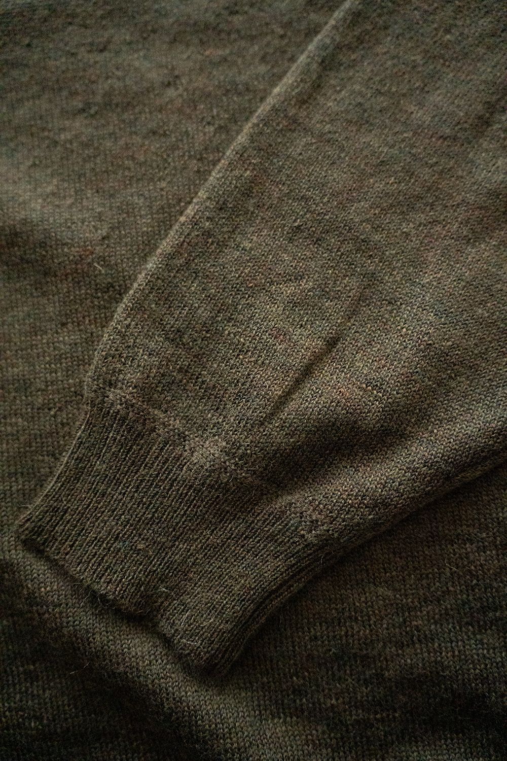 【25AW】エクストラキッドモヘア12Gニット(OLIVE)
