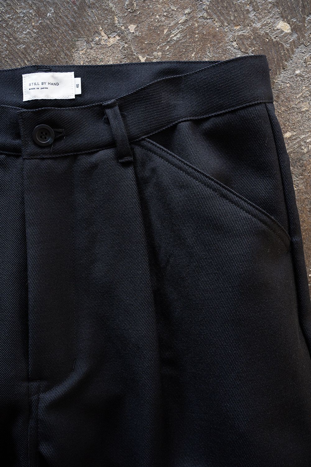 【26AW】ウールサージワンタックパンツ(NAVY)