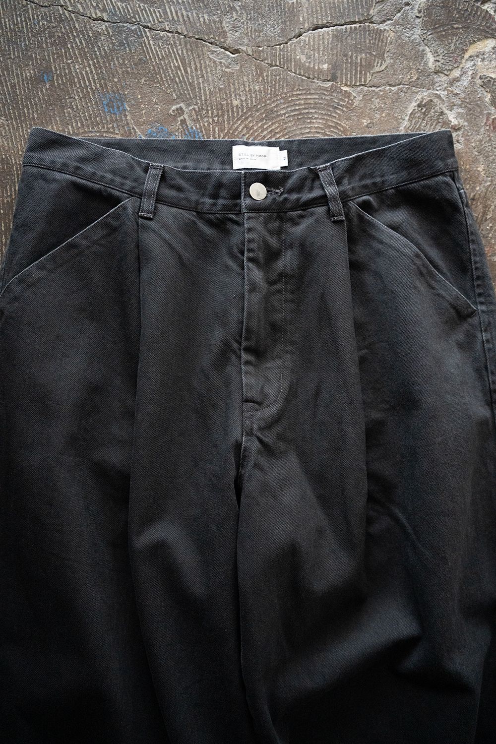 【25AW】フェードカラーデニムワンタックパンツ(INK BLACK)