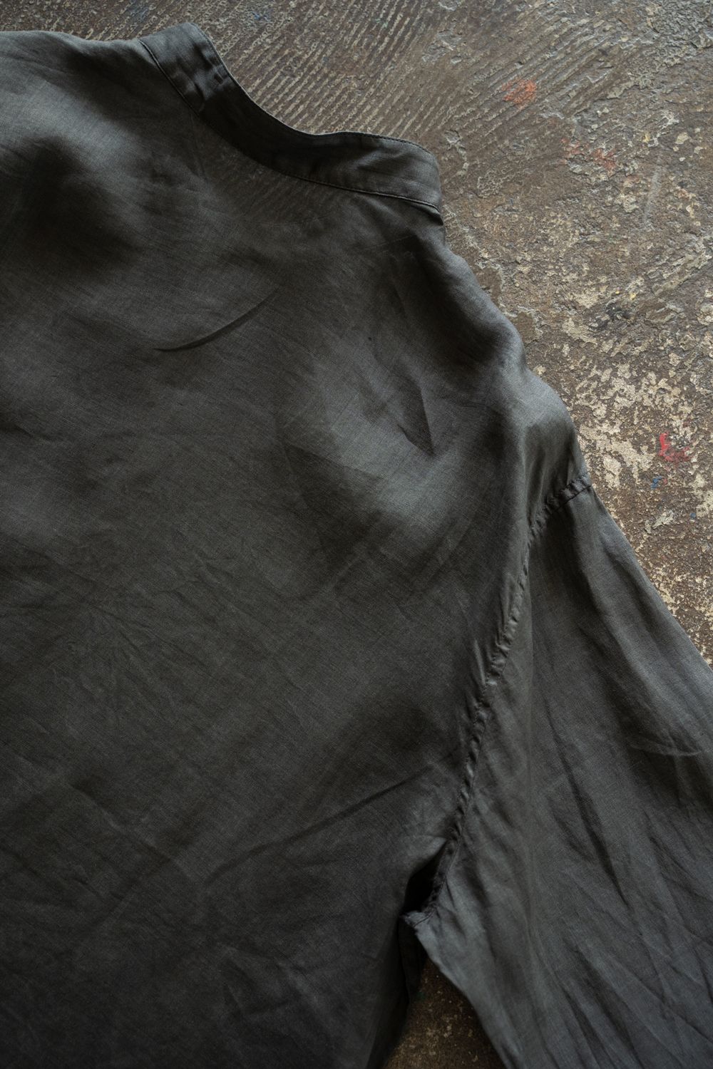 ラミーシルクシャツ(柿渋×墨)