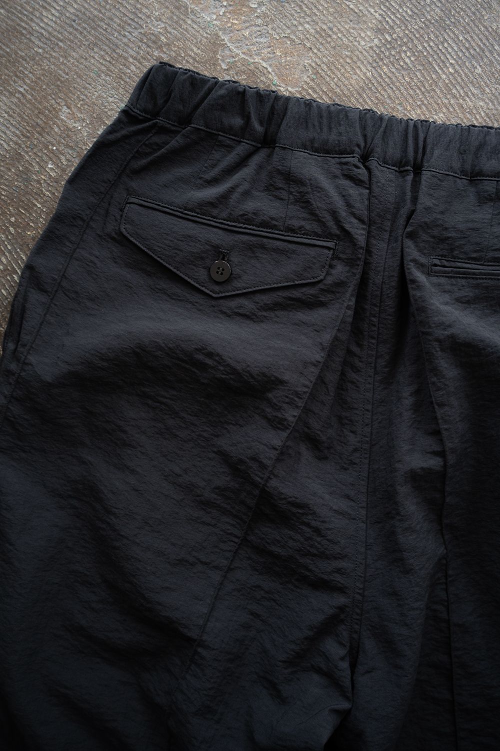 【26SS】ピンタックイージースラックス(BLACK)