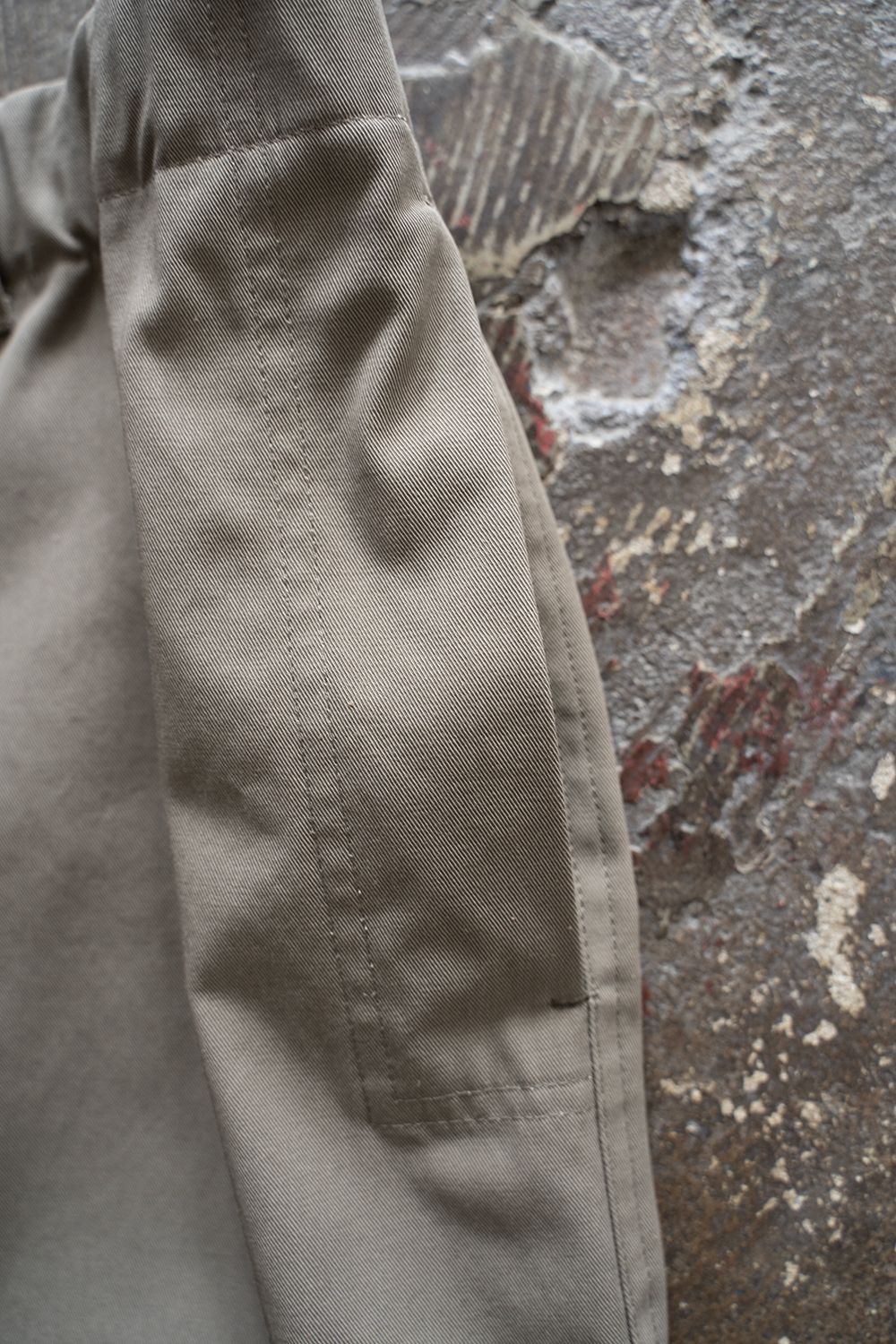 【ラスト1点】【23SS】強撚コットン×ポリエステルワイドイージーパンツ(GRAY KHAKI)