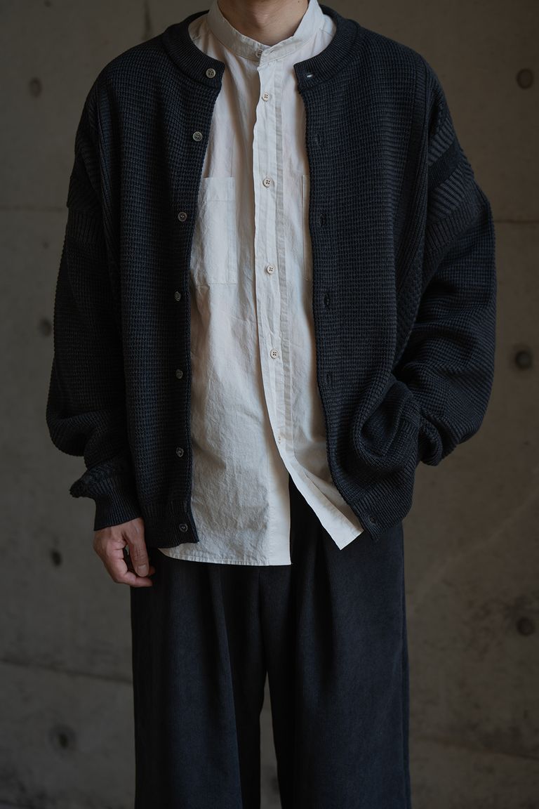 176cm,60kgの細身体型でサイズ2を着用しております。