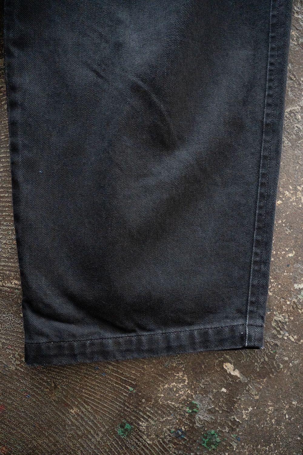 【25AW】フェードカラーデニムワンタックパンツ(INK BLACK)