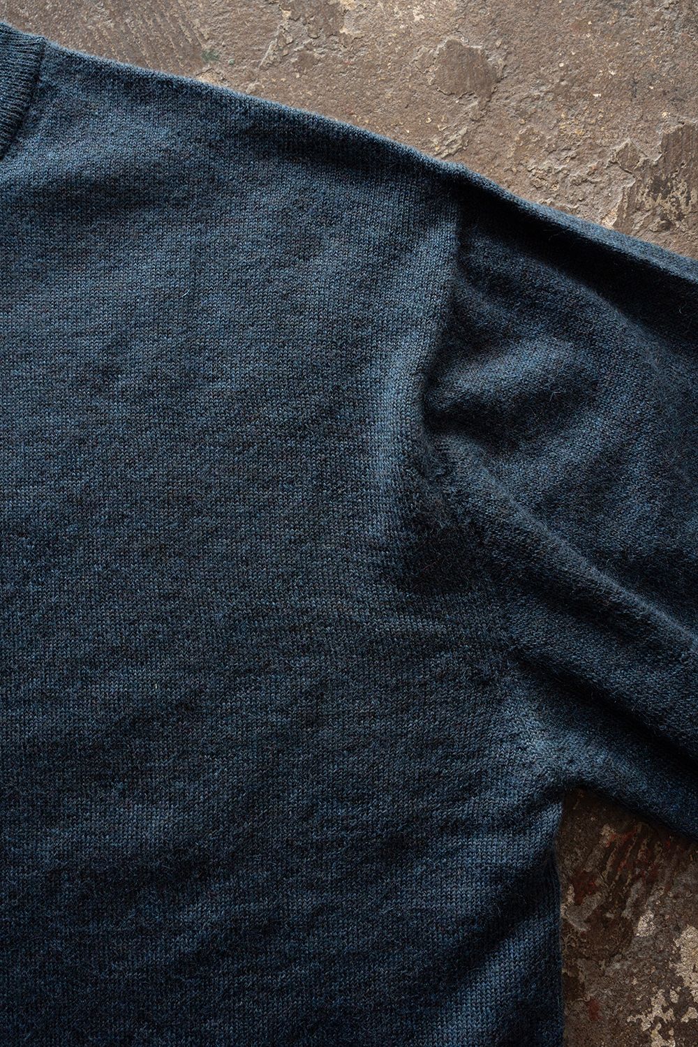 【26AW】エクストラキッドモヘア12Gニット(DUSTY BLUE)
