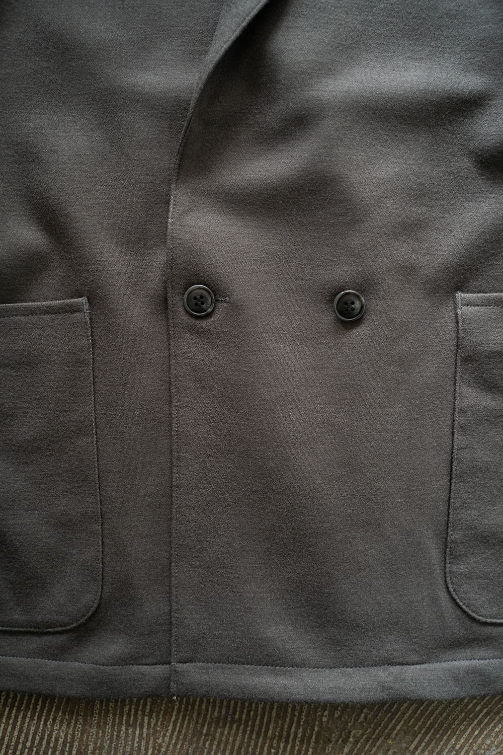 【ラスト1点】【24AW】ウールジャージーダブルジャケット(BROWN CHARCOAL)