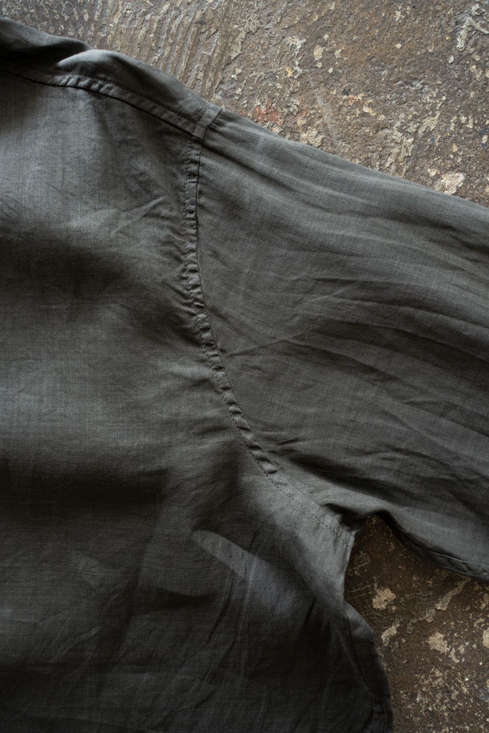 ラミーシルクシャツ(柿渋×墨)