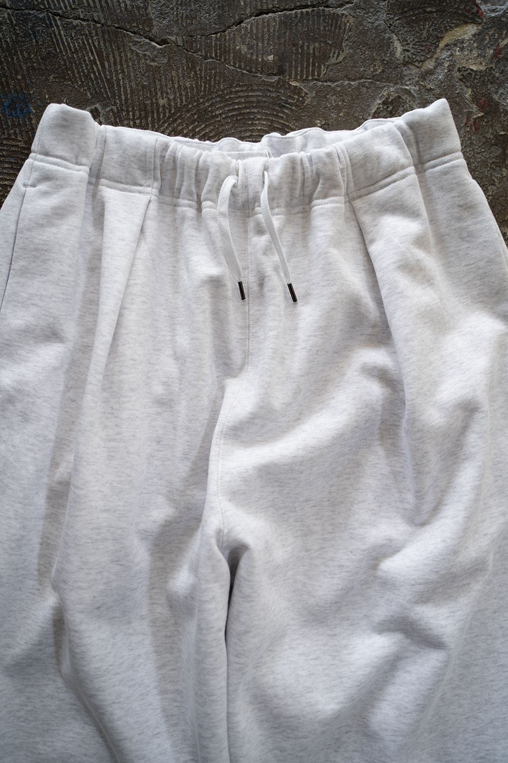 【25AW】裏毛ワンタックスラックス(LIGHT GRAY)