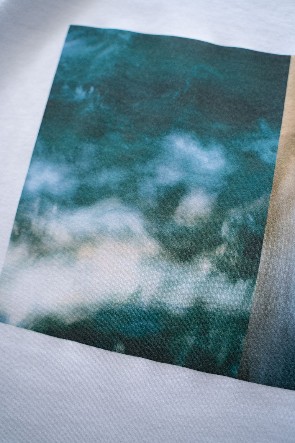 【ラスト1点】【24SS】グラフィックTシャツ(SMOKE BLUE)