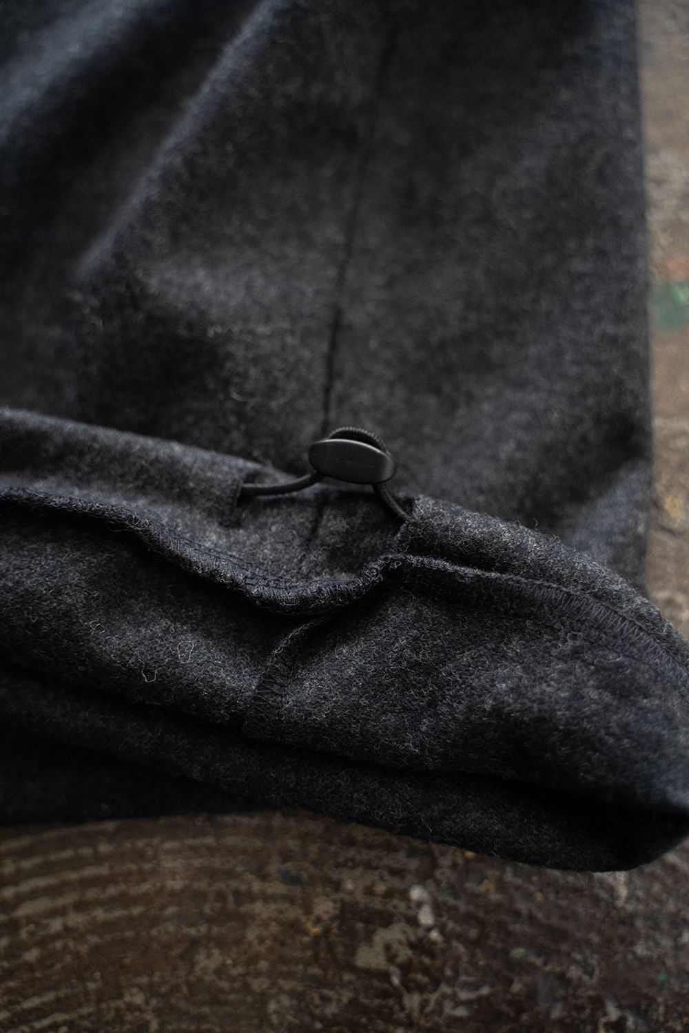 【25AW】ウール×シルクプルオーバー(CHARCOAL)