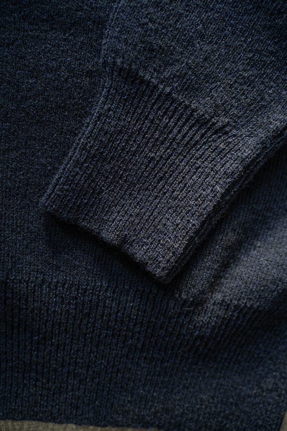 【ラスト1点】Hard twisted Shetlandwool GOB sweater(NAVY)