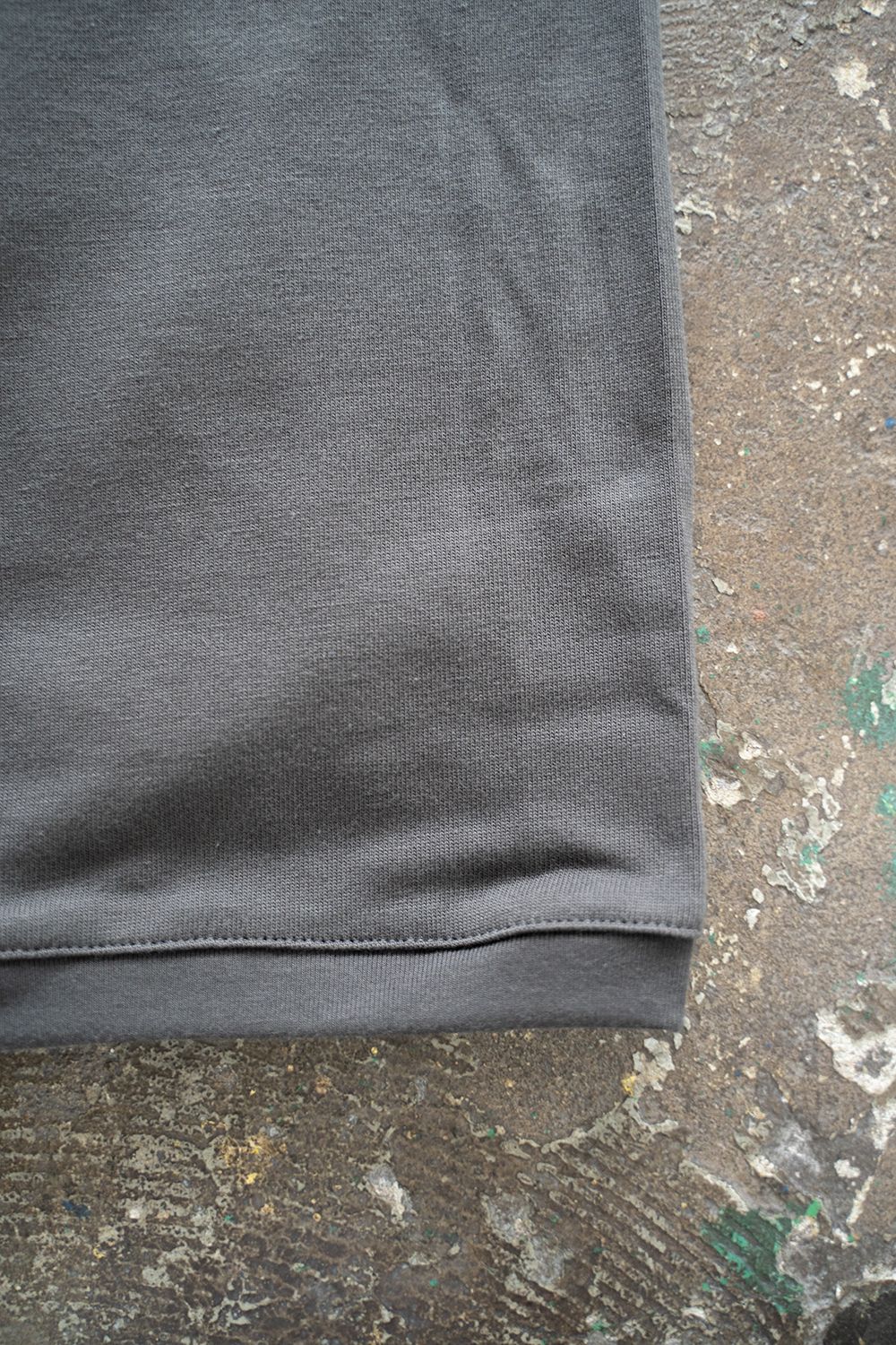 【ラスト1点】【22AW】スビンコットンサドルスリーブカットソー(CHARCOAL)