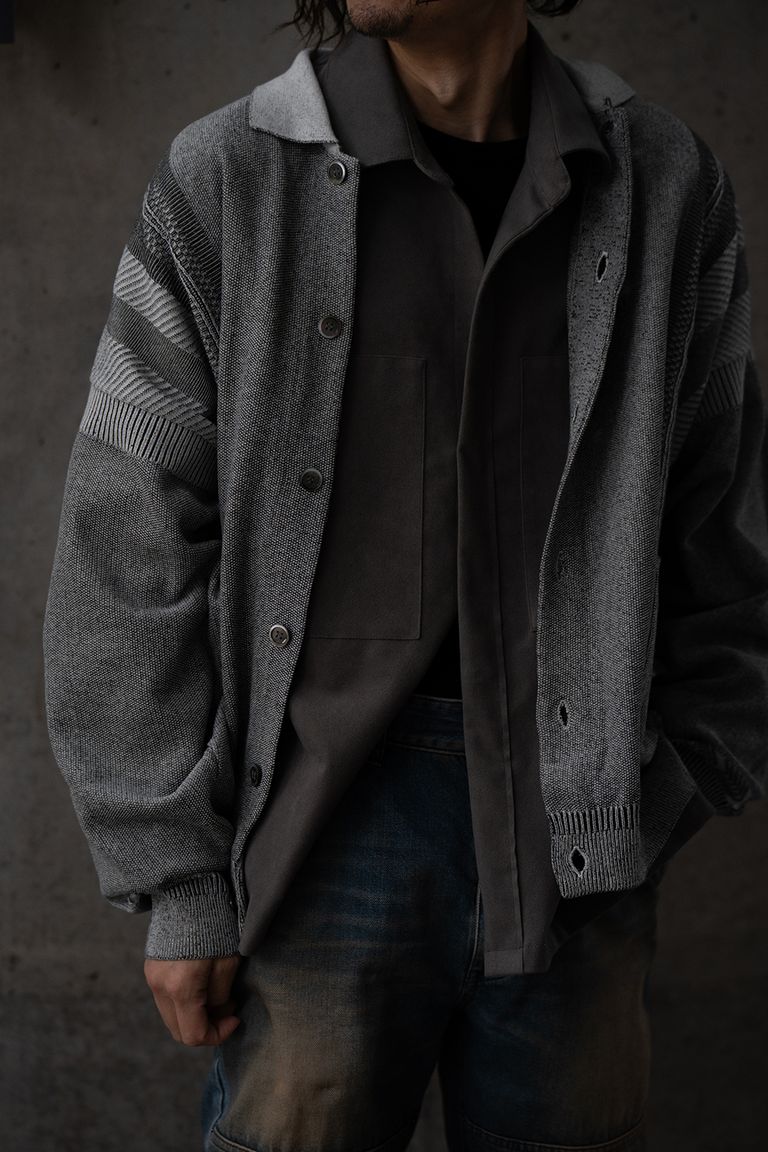 176cm、60kgの細身体型でサイズ2を着用しております。