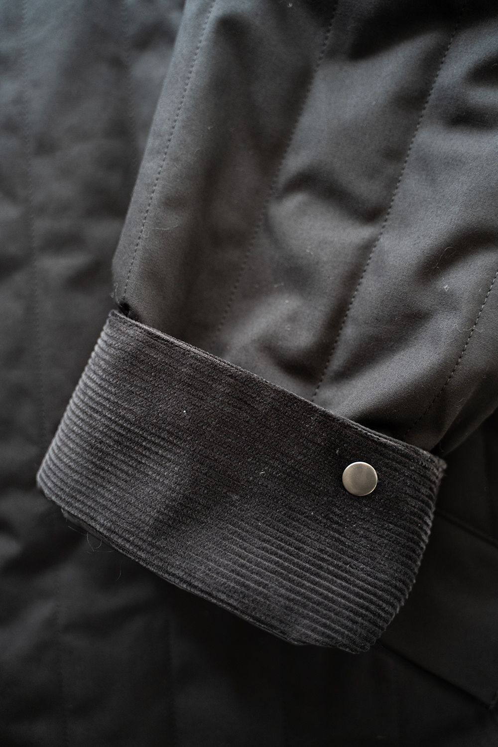 【25AW】コーデュロイ切り替えシンサレートキルティングブルゾン(BLACK)
