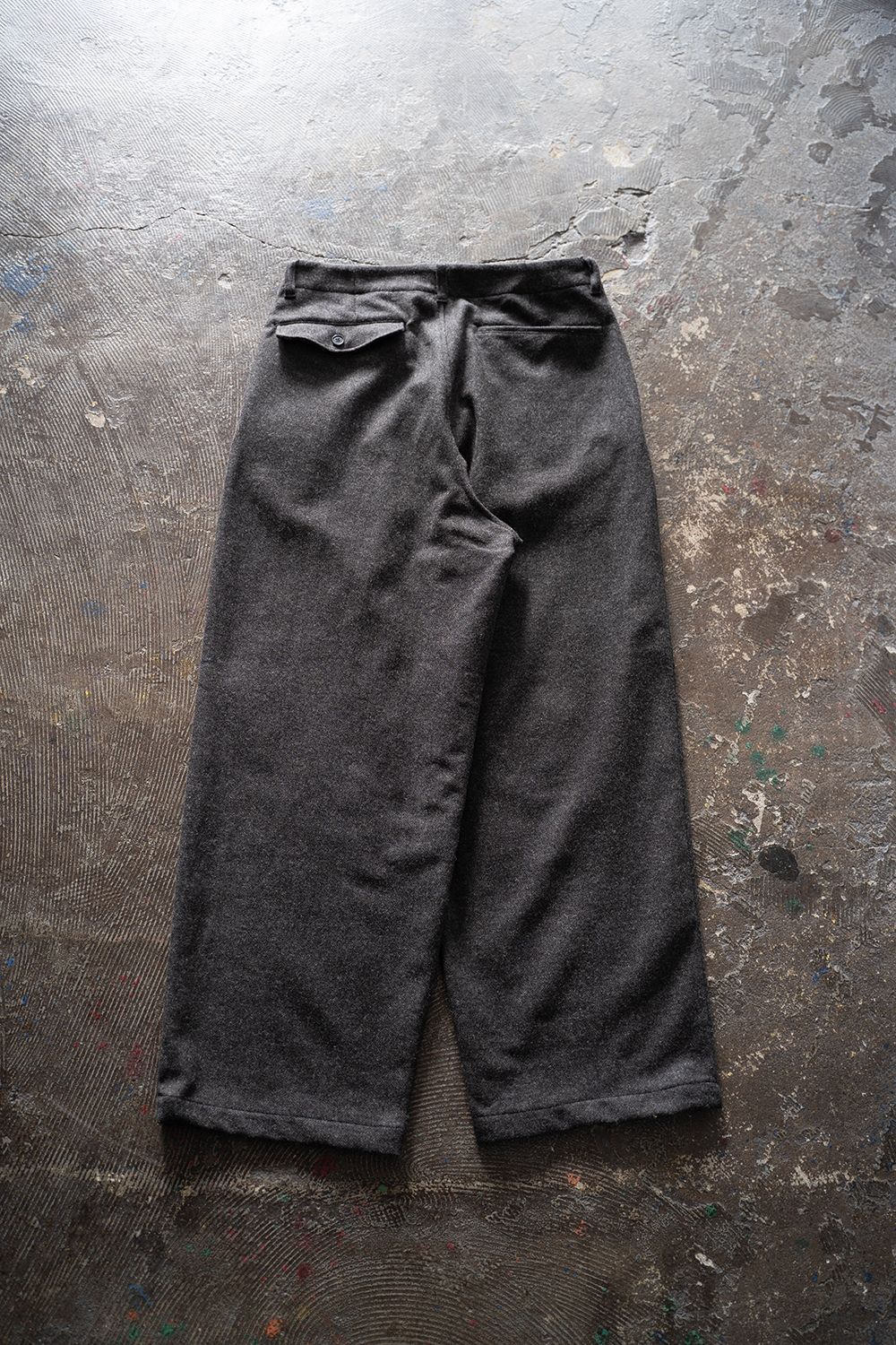 【25AW】ウール×ナイロンワンタックパンツ(BROWN CHARCOAL)