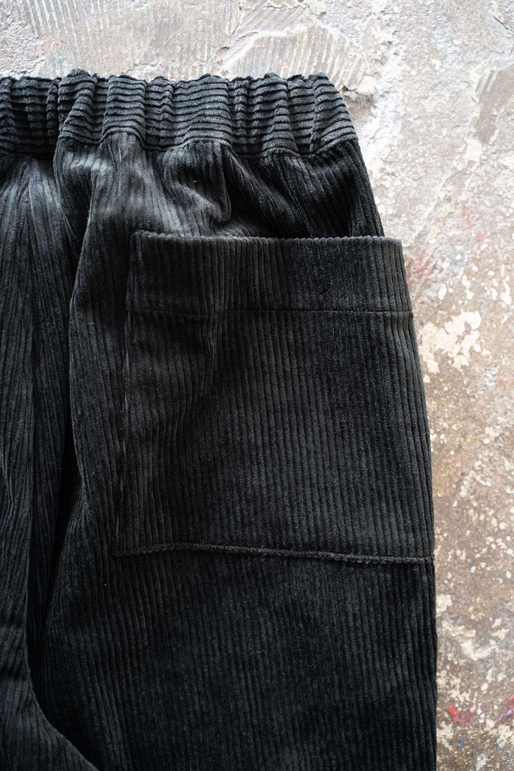 【25AW】綿×レーヨンコーデュロイイージーパンツ(BLACK)
