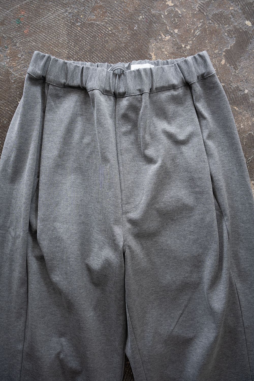 【26SS】コットンジャージータックイージーパンツ(MELANGE GREY)
