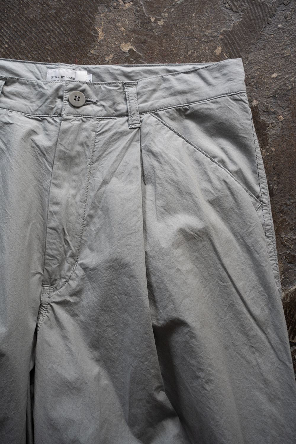 【26SS】ガーメントダイワンタックパンツ(ICE GREY)