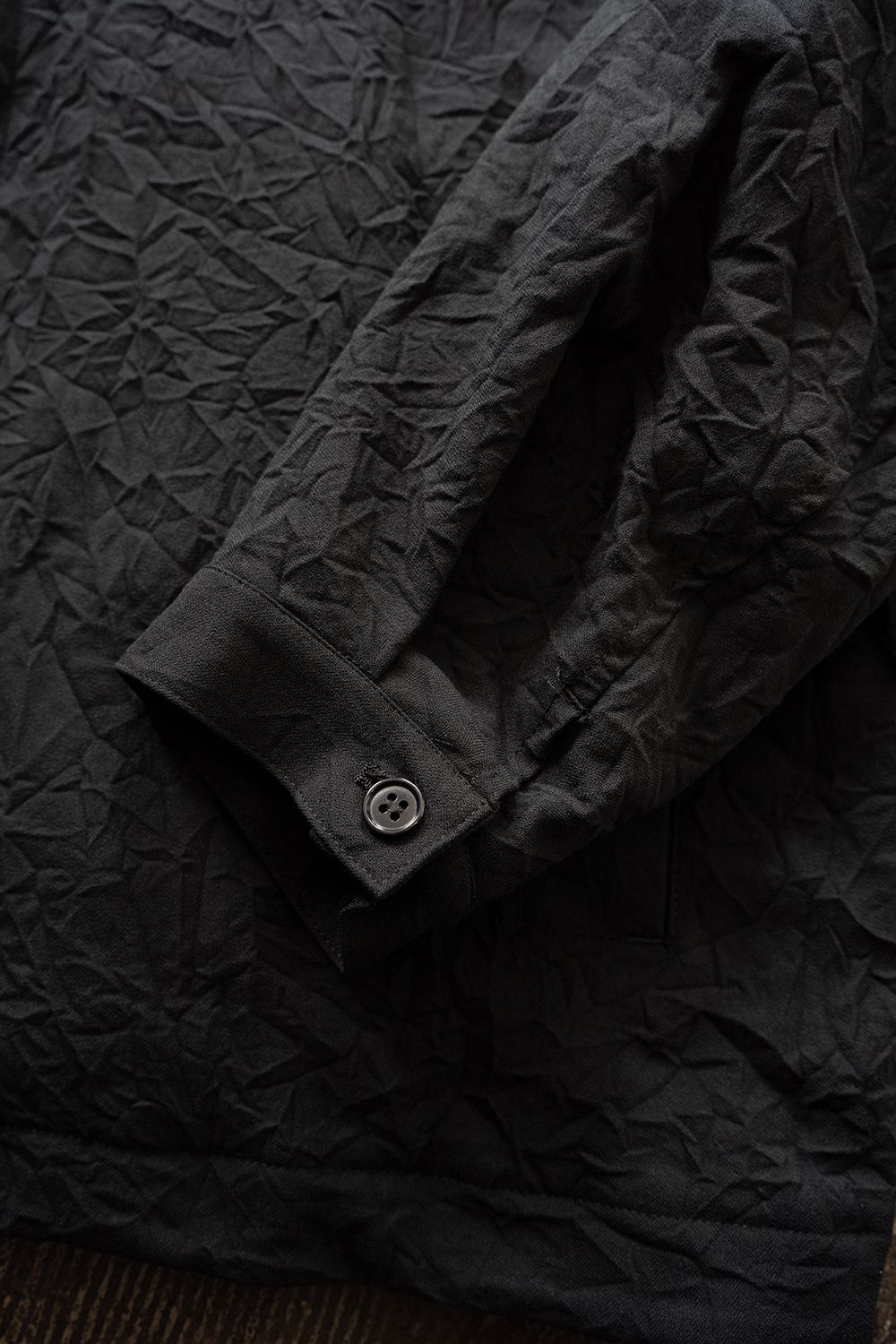 【26AW】先染めポリエステルジップブルゾン(BLACK)