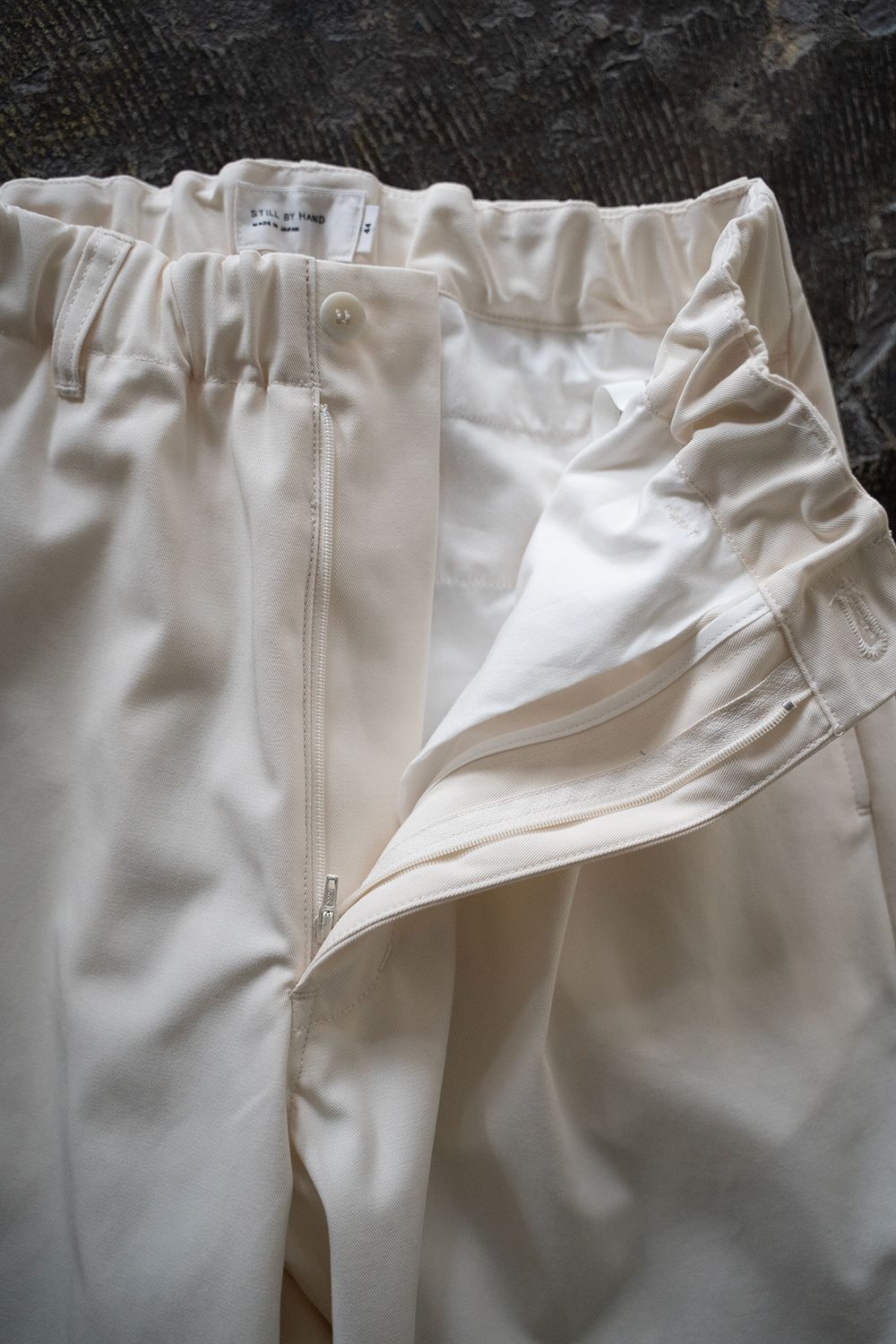 【ラスト1点】【25SS】強撚コットン×ポリエステルイージーパンツ(OFF WHITE)