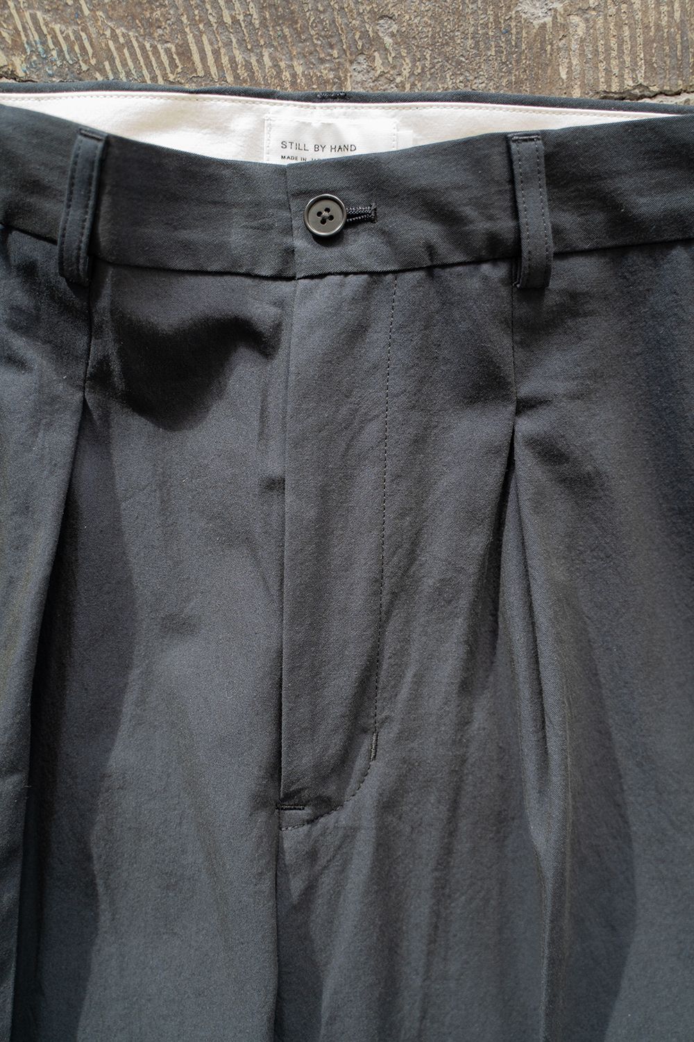 【ラスト1点】【23SS】コットンバーバリークロスセンタープレススラックス(BLACK NAVY)