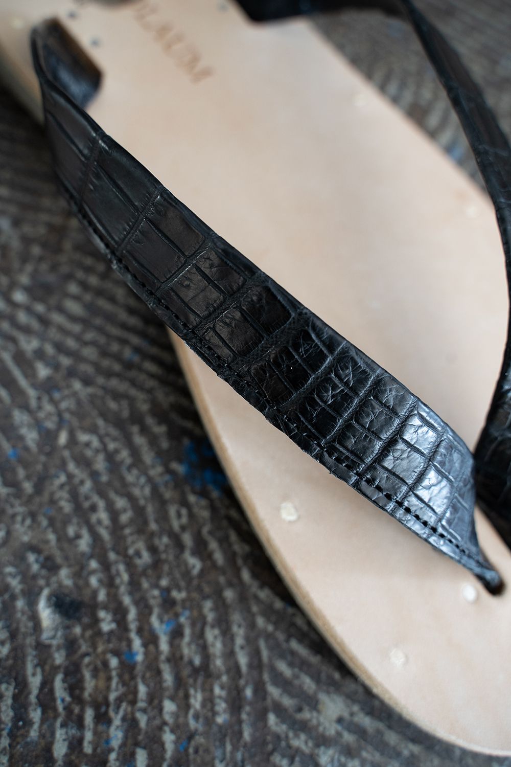 PETROSOLAUM - B-Sandal(CROCODILE) | Salty