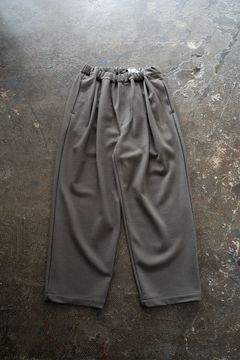 【25AW】ウールジャージー2タックイージーパンツ(GREIGE)