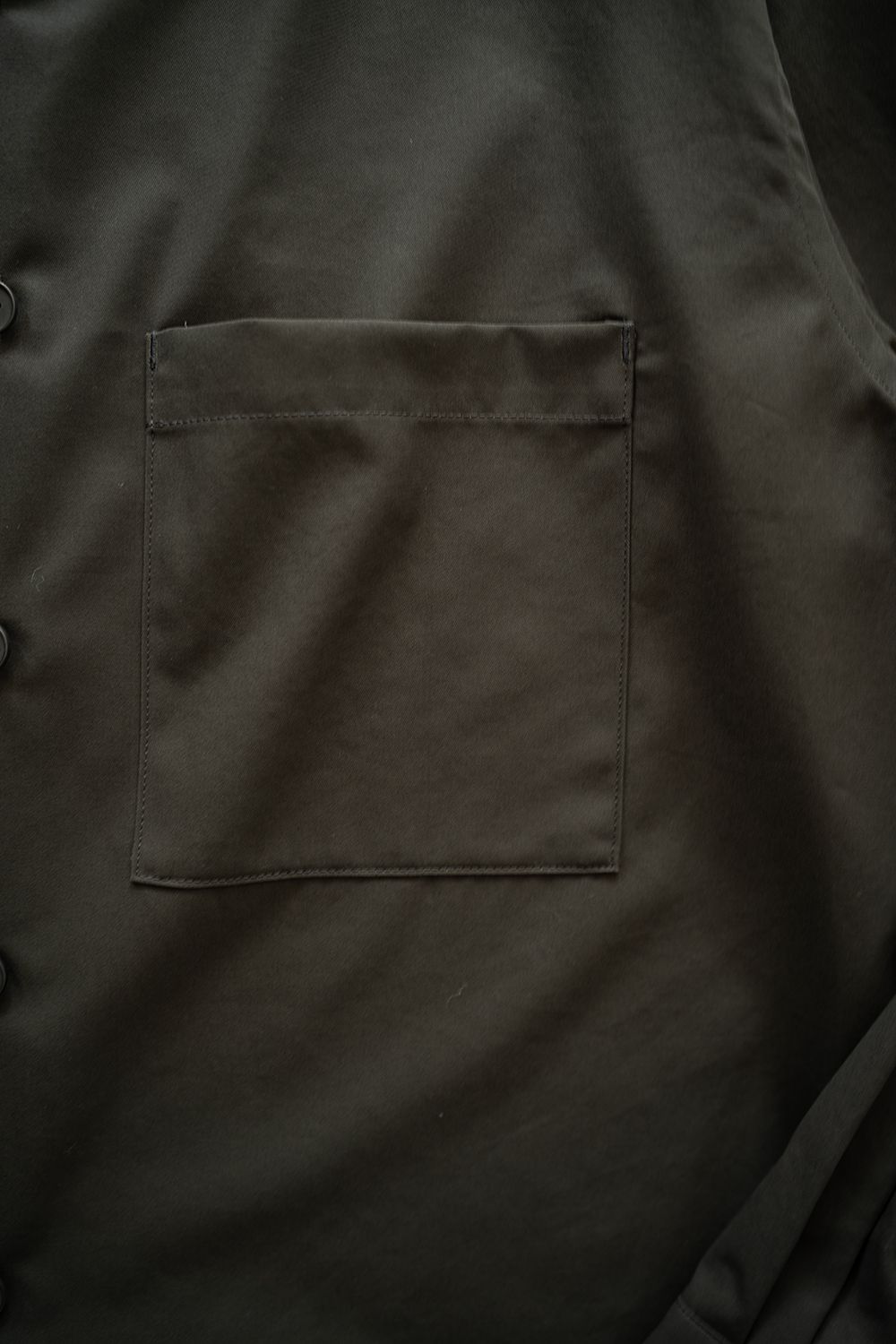 【26AW】コットンギャバジンオーバーシャツ(KHAKI BROWN)