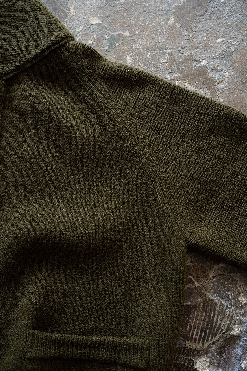 Hard twisted Shetlandwool type C-2(OLIVE KHAKI)