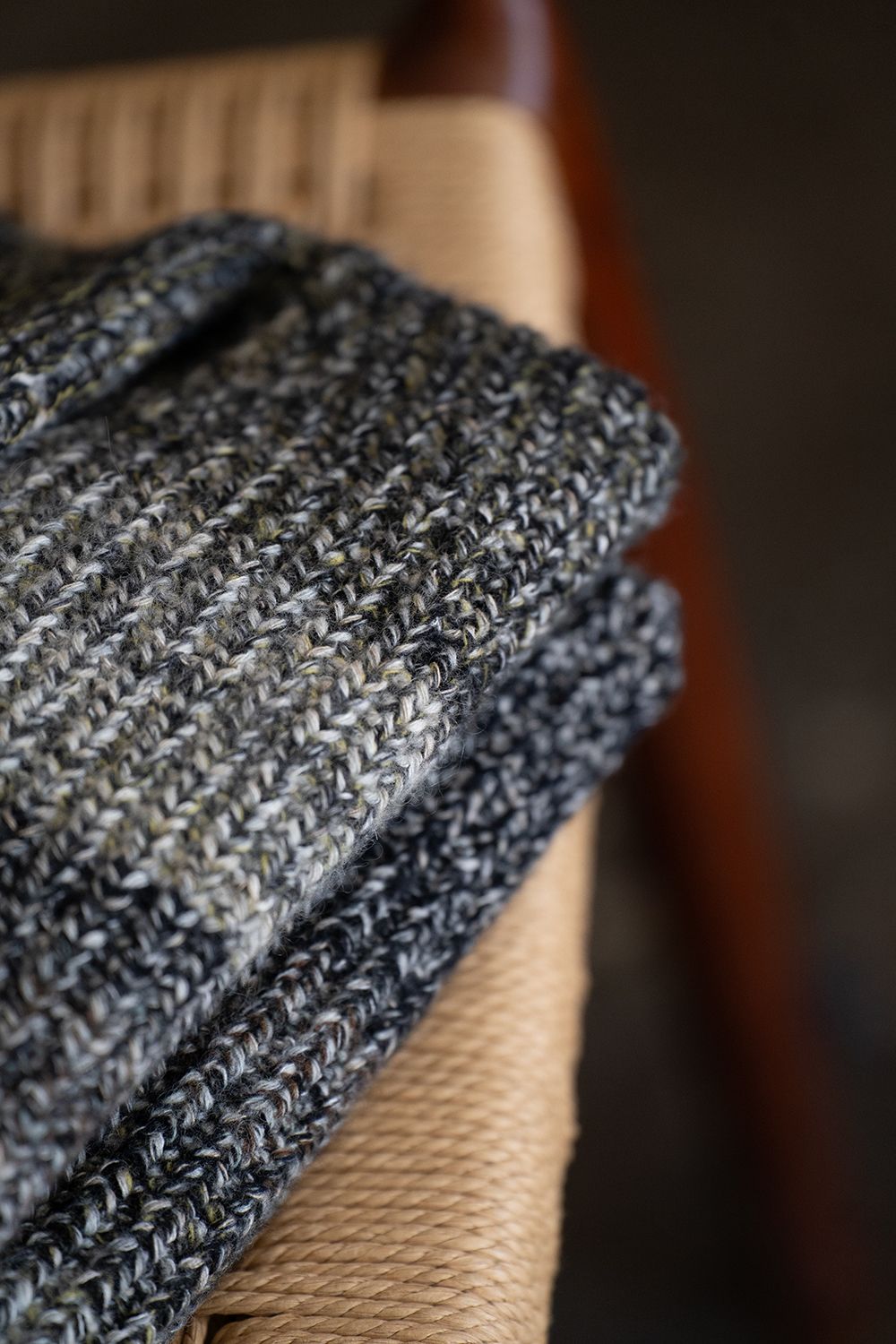 【ラスト1点】odd stripes turtle neck sweater(BLACK MIX)
