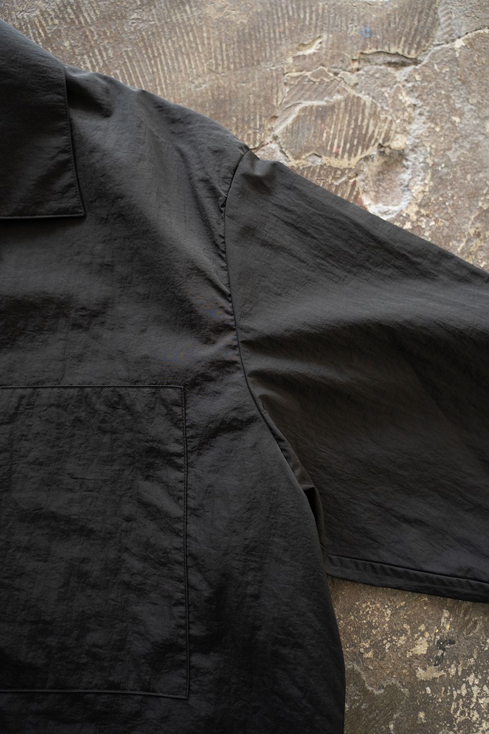 STILL BY HAND コットンナイロン半袖シャツ ink black 50 Yz5vqQN1CYUT.jpg?width=768