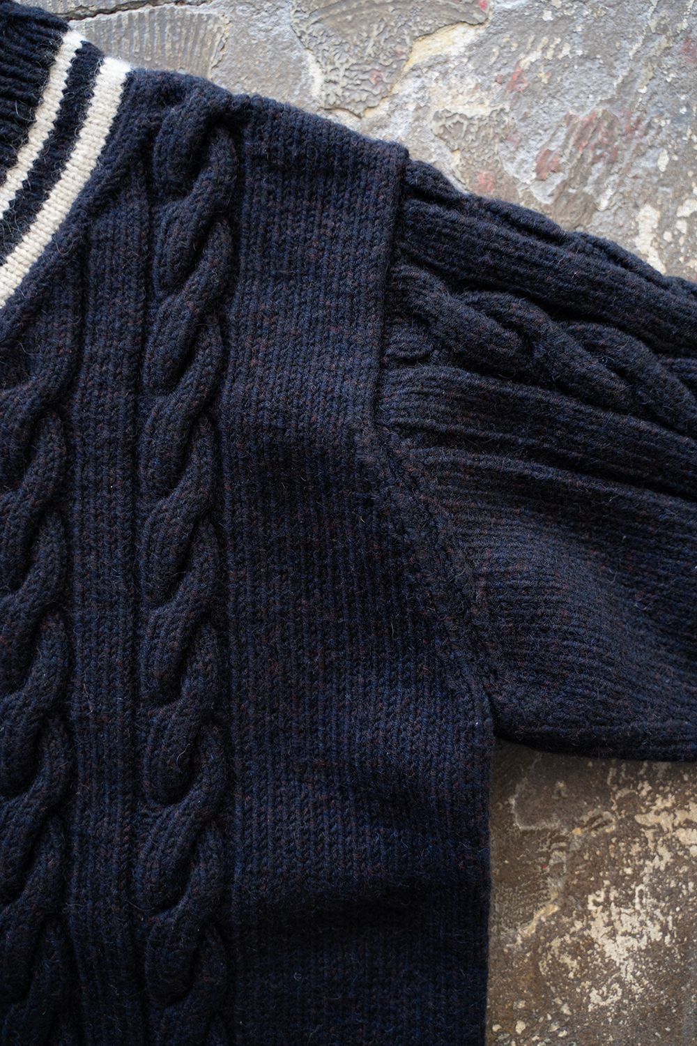 【ラスト1点】camel/cashmere HAND KNITTING cricket sweater(NAVY)