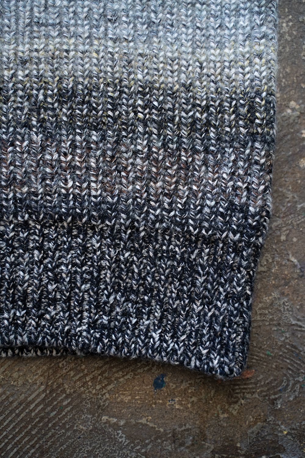 【ラスト1点】odd stripes turtle neck sweater(BLACK MIX)