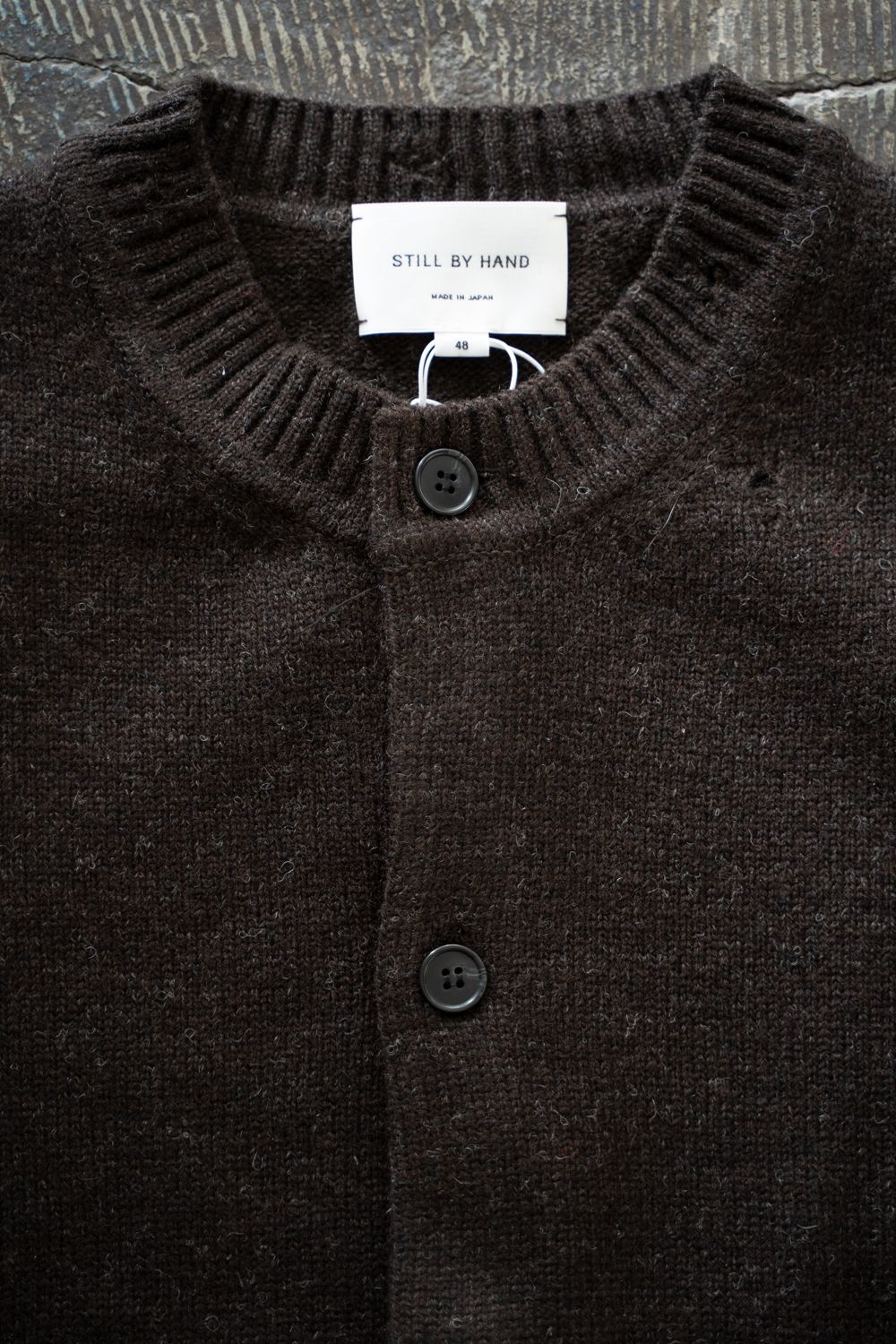 【26AW】ダメージクルーネックカーディガン(DARK BROWN)