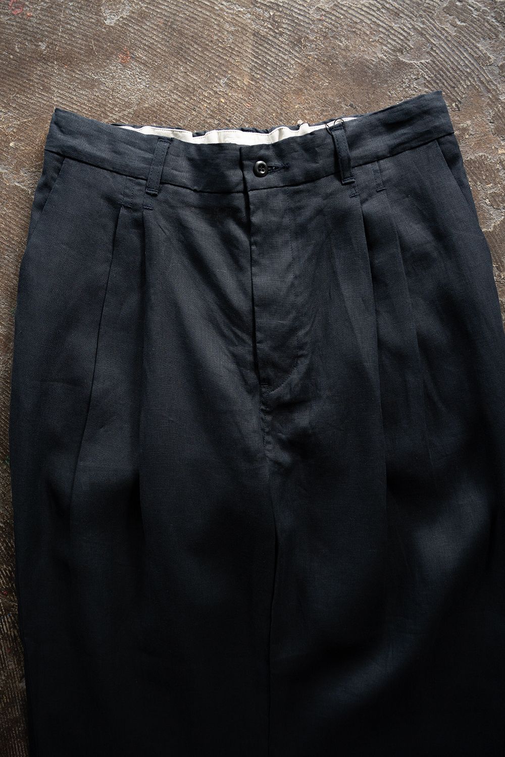【26SS】リネン2タックテーパードパンツ(DARK NAVY)