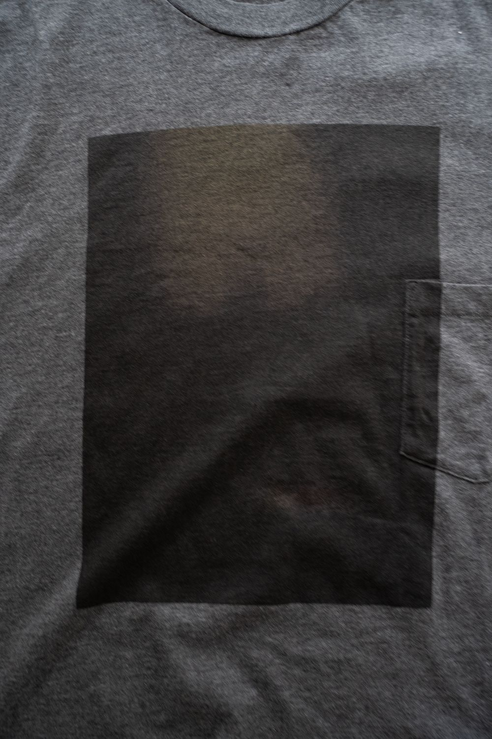 【ラスト1点】【25SS】グラフィックTシャツ(CHARCOAL)