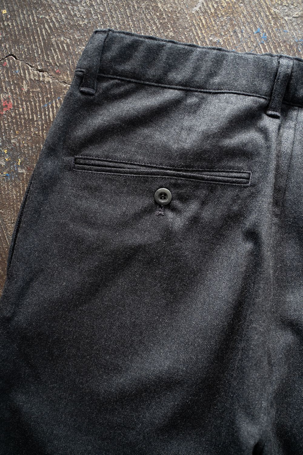 【ラスト1点】【24AW】インボックスタックサキソニースラックス(CHARCOAL)