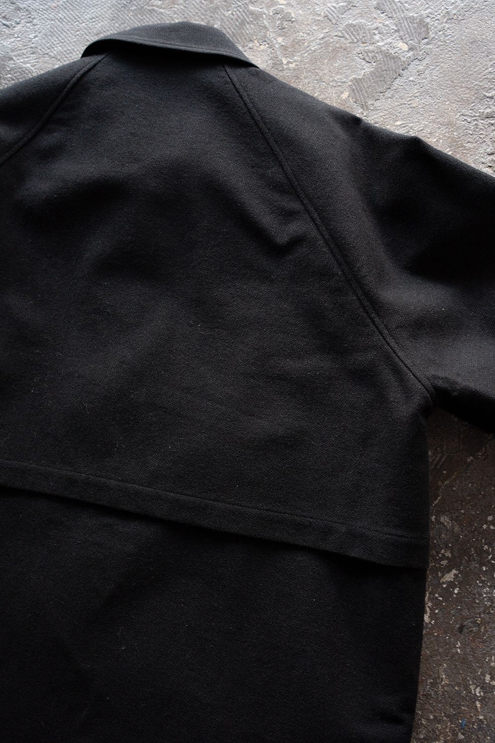 【26AW】ウール×シルクステンカラーハーフコート(BLACK)